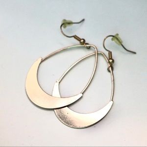 Gold hoppy dangly earrings
